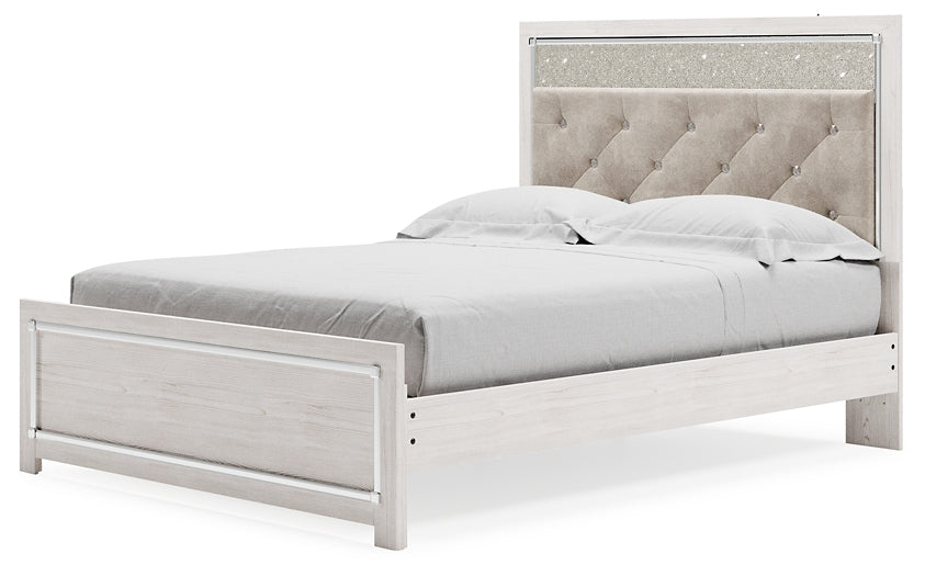 Altyra Queen Panel Bed